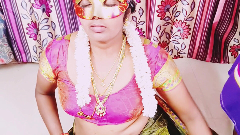 Telugu honey lips: Indiana saree dona de casa traindo marido fodendo swamiji Telugu...
