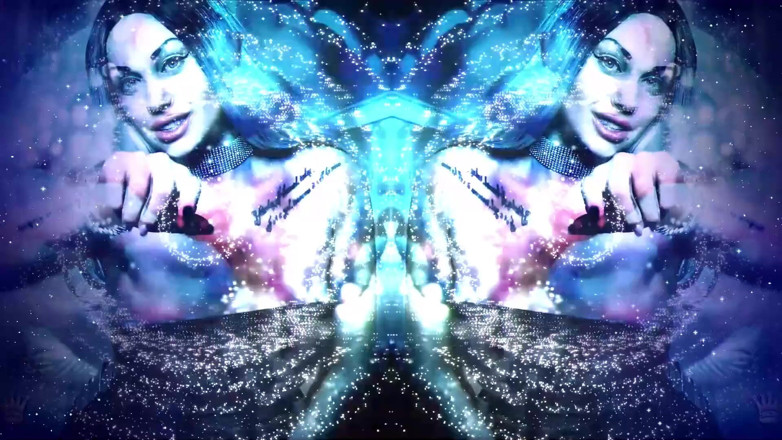 Goddess Misha Goldy: ASMR fascinant! O să mă târăsc în creierul tău și te voi...