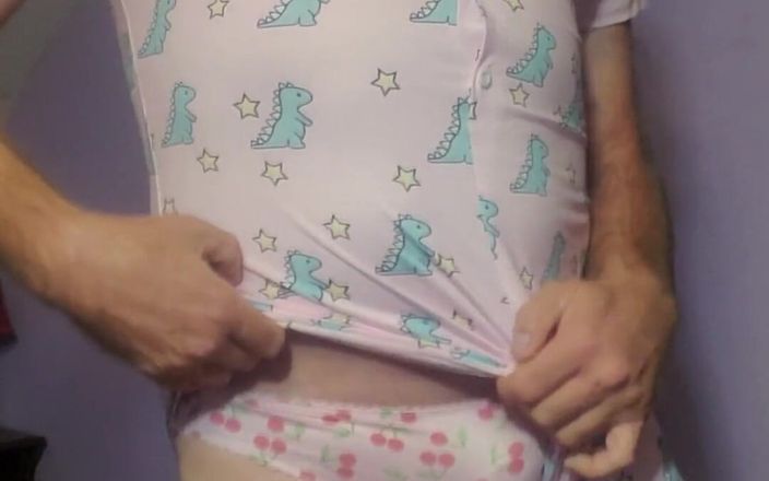 Fantasies in Lingerie: Pijama mea drăguță și ejaculare