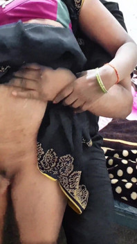 Mătușă indiancă desi sexy sex în sari negru