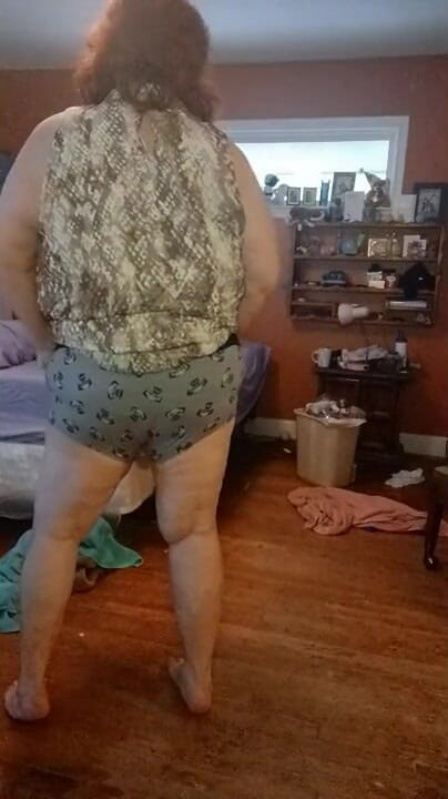 BBW nurse Vicki adventures with friends: เปลี่ยนจากเปลือยเป็นใส่เดรสลายฟู