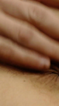 Doce closeup peluda piscando apertado marrom pequeno cu