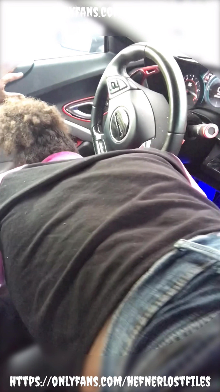 PlayboyHef: Hezká děvka mi saje ptáka na výletě