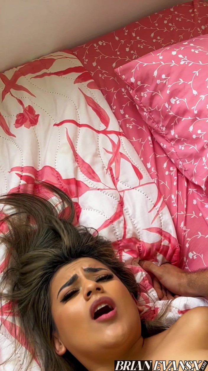 Brian Evansx Vertical: Geile Latina Naty Delgado Vögelt Ihren Mitbewohner Brian Evansx