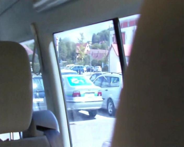 Popp Sylvie: Seks gaya doggy di tempat umum di kota