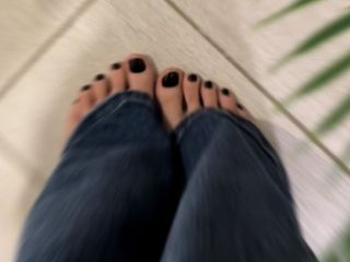 Feet lady: Black Pedicure