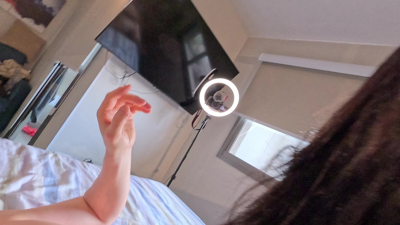 FlirtynDirty: Soirée pyjama avec Alexandra : peut-être qu’elle enlèvera le masque à la...