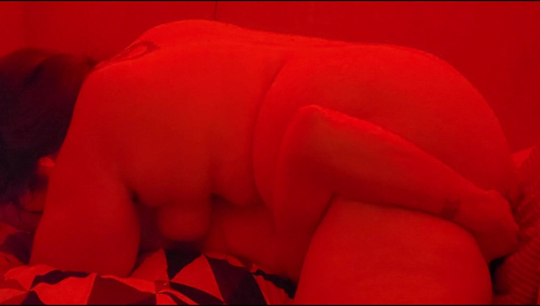 ThatSkinnyGuy: Soprando uma carga na curvilínea grandona puta