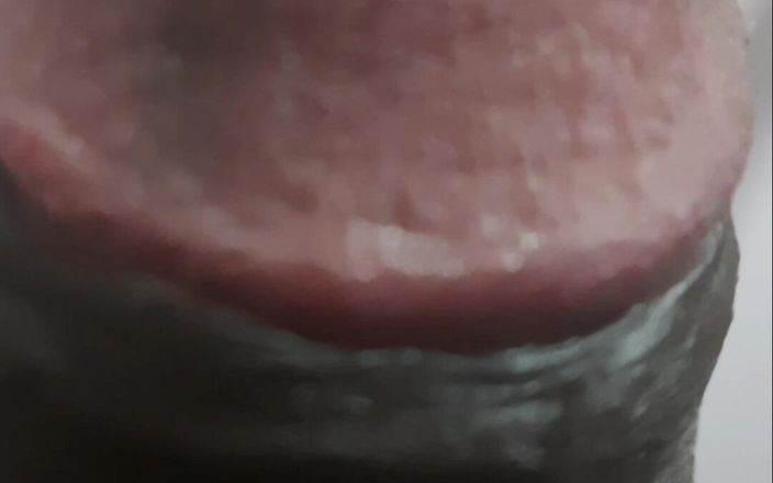 Lubina45: 他独自一人时在自己的皮肤上找到幸福。。