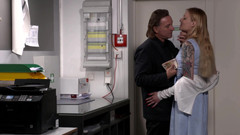 Old & Young: Chycena šéfem - za trest musí pořádně fouknout