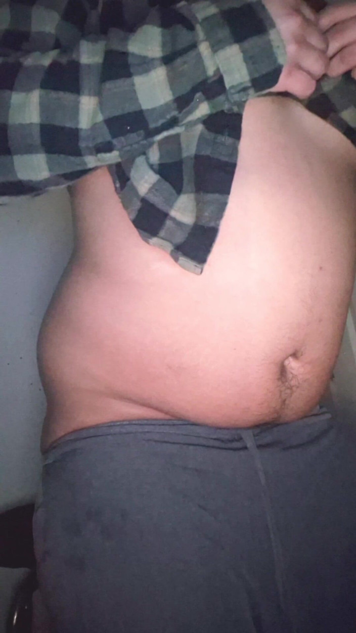 NakyJoss: 내 배를 부풀린 거대하고 큰 아이브