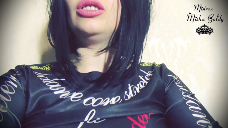 Goddess Misha Goldy: Mes seins te rendent faible