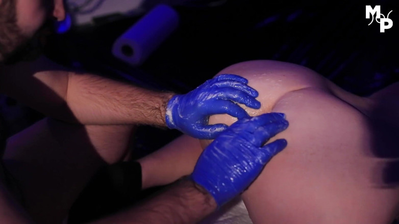 Marcus Pollack: Great anal stretching and brush fucking