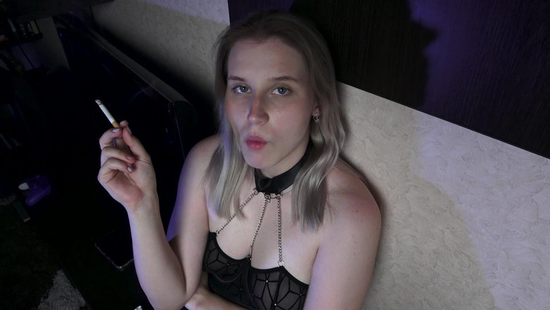 MertyXXX: Hút thuốc trên giày cao gót