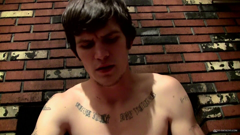 Boys Smoking: Lex Fuma davanti al camino