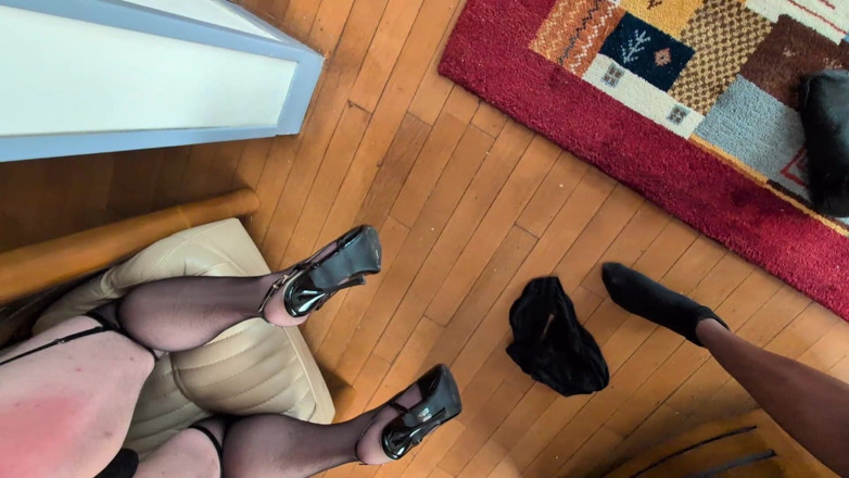 Trans and Co: Bílá Sissy Dostane Velký Černý Penis Do Zadku