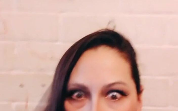 Dominatrix Redsonyja: Tip Its Some Good Stuffy for Goods on Your Cock...