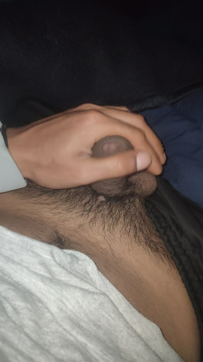AlexAlejandro13: Being at Home with a Cheeky Hand