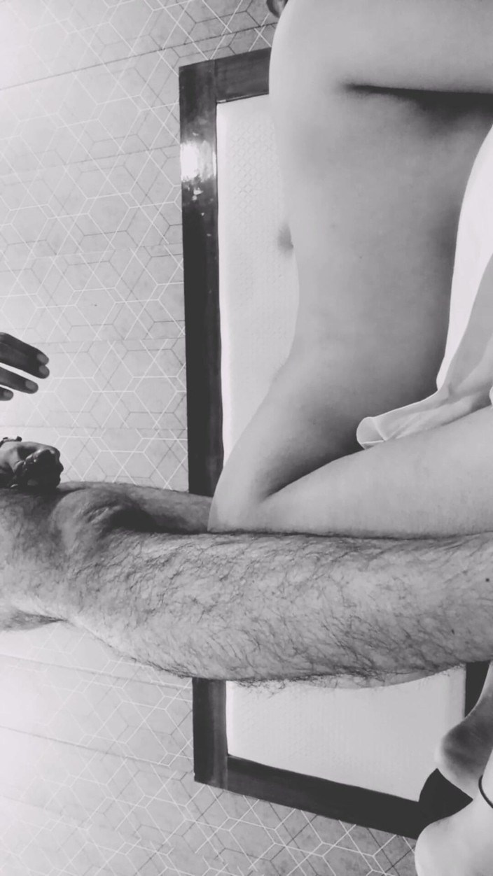 Rishi: Bahar Nikalo Mar Jaugi Me Aaram Se Kro Makan Malik...