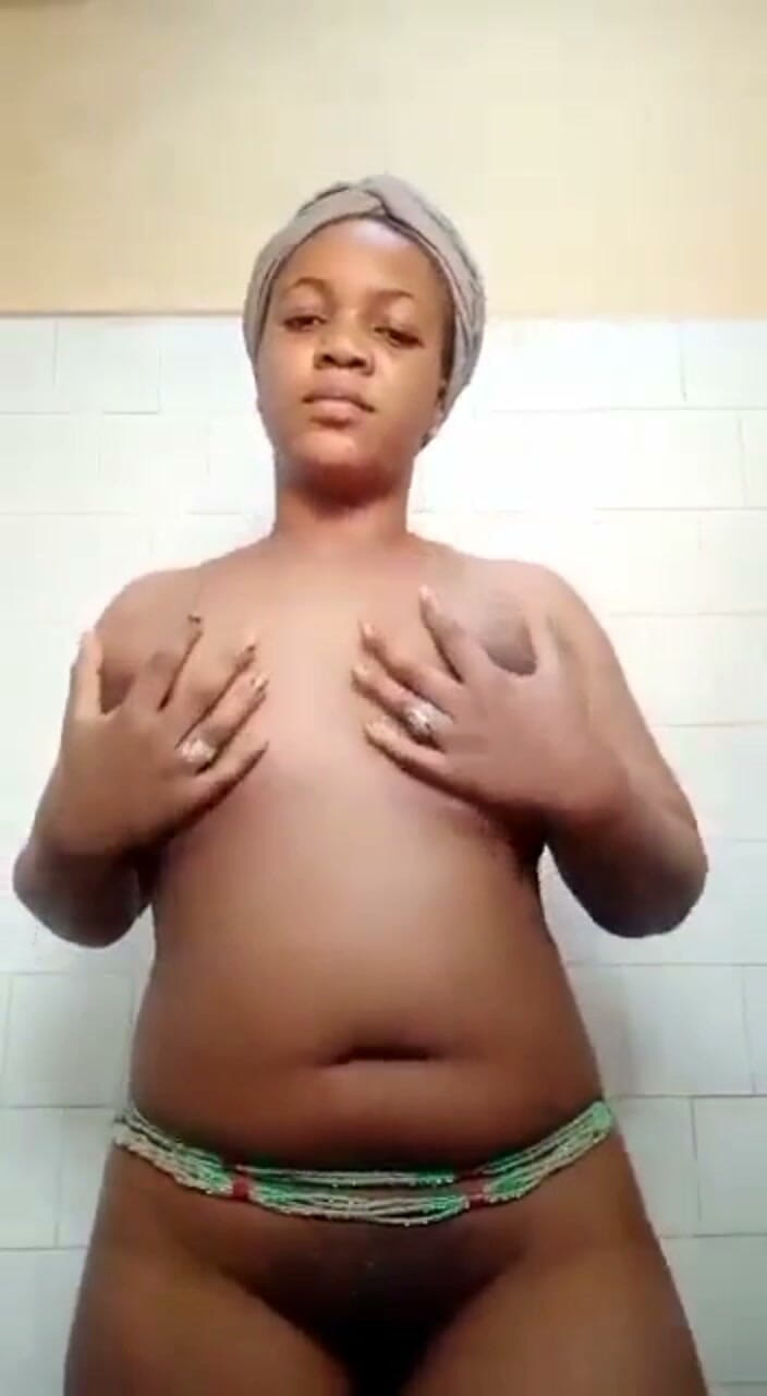 Me and my new slut: Dość czysta dziewczyna jest napalona i chce seksu