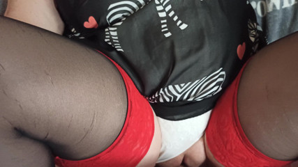 SexyCumCpl: Ama de casa en bragas blancas follada en misionero