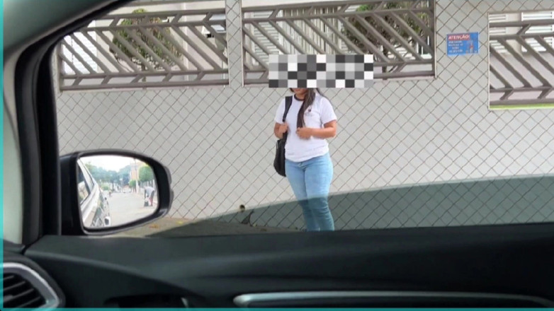 AngelNovinha: ESTUDANTE PEGOU UMA CARONA COM PROFESSORA CASADA