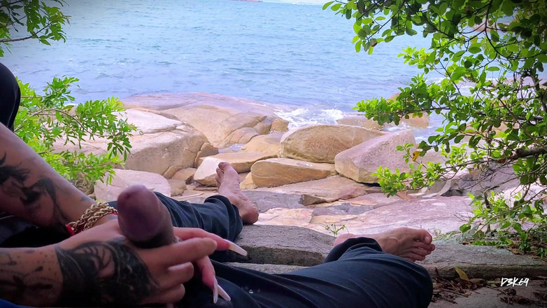 D3k69: Surprise Ejakulation Handjob am Strand