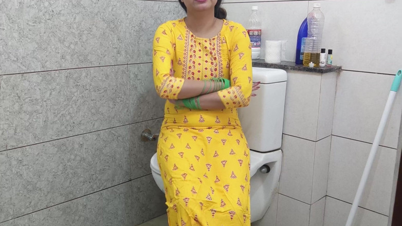 Saarabhabhi6: Indian Hot Step Mother Fucked Step Son Dirty in Washroom...