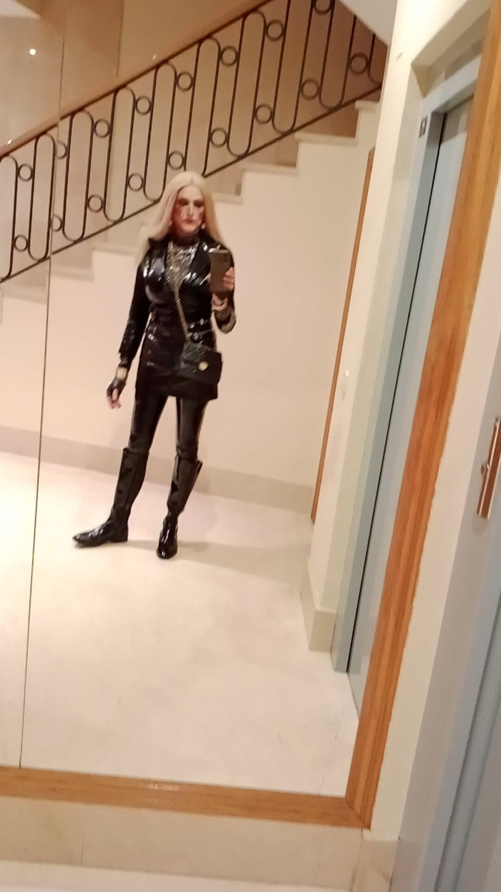 Tatiana Zorrita: Vinyl 2