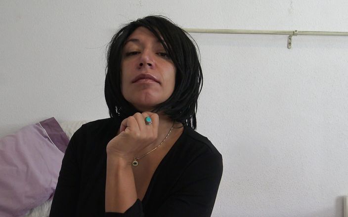 Stepmom Susan: Peluda madrasta amadora mostra sua buceta para o enteado