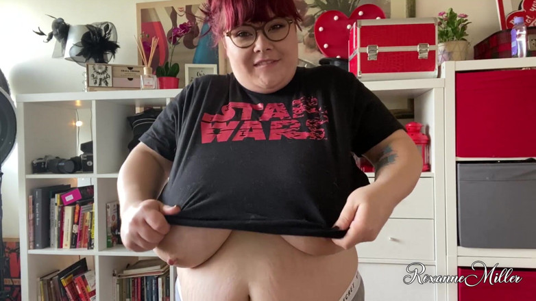 Roxanne Miller: Tímida nerd brinca com peitos
