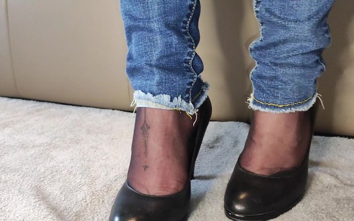 EricSkyMDH: Nach dem Job Noch Ein Nylon footjob v džínách