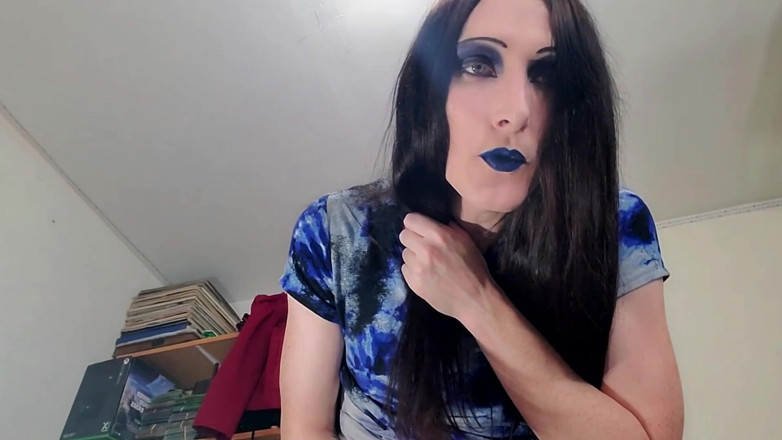 Ivyrose499: Trans macecha tě potrestá, protože šukáš líná