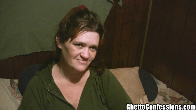 Ghetto Confessions: Şişman çirkin hog memeli nine sakso yarak emiyor getto fahişe gross...