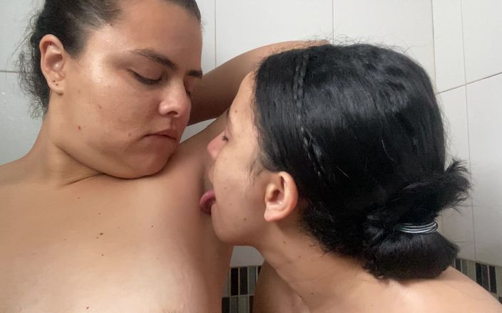 zoemelissa: Esplora le nostre ascelle con la lingua e la passione:...