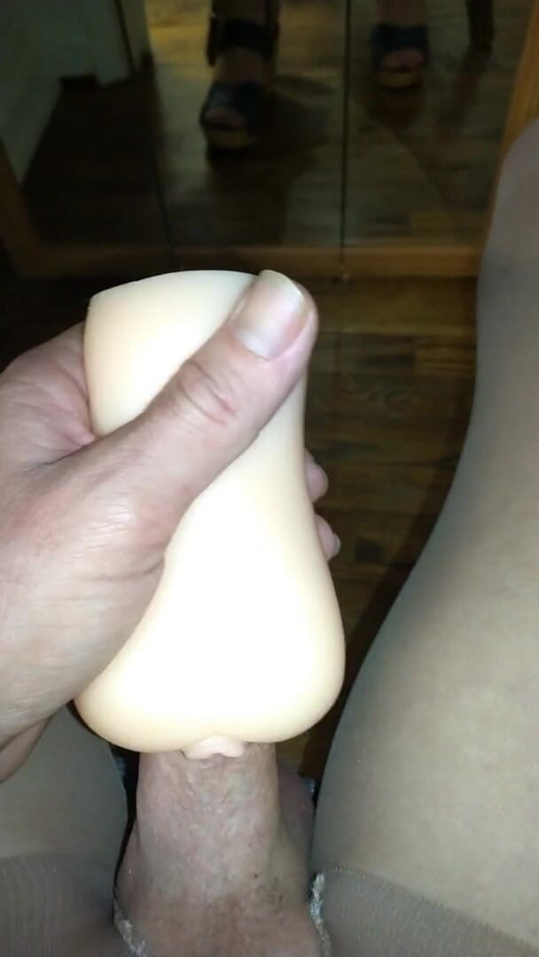 Pantyhose Jasmine: Jugando con el coño de bolsillo