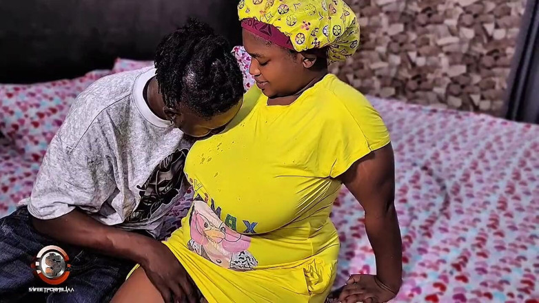 Tusweet9ja: Presh Aux Seins En Ballon Baise Un Inconnu Qui L’aide