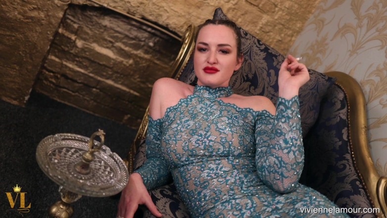Vivienne l'Amour: Vivienne L'amour - Smoke and Stroke with Goddess 1080p Full HD