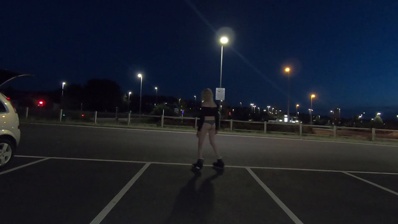 The Midnight Minx: Minxys midnight skate