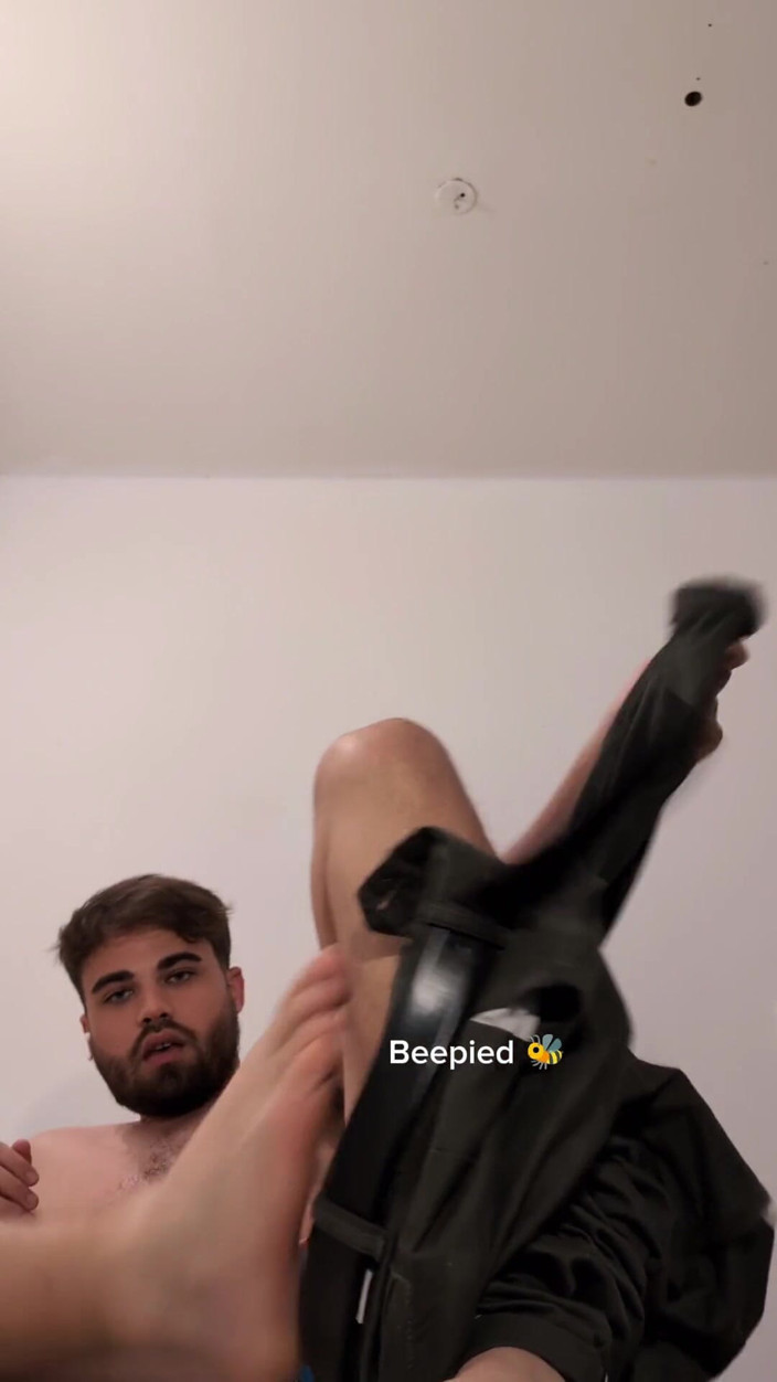Beepied: Pés adorando travesseiro transando e masturbando clipes - beepied