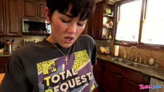 Daisy Taylor sucks a dick outdoors thumbnail