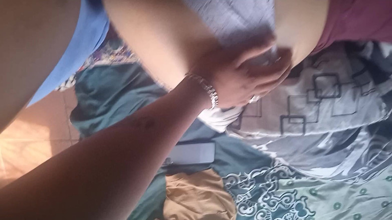 Eatrella j: Латинская пара трахается через трусики