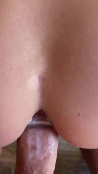 Pov- đụ tự phát làm cho tôi chảy nước và phun nước