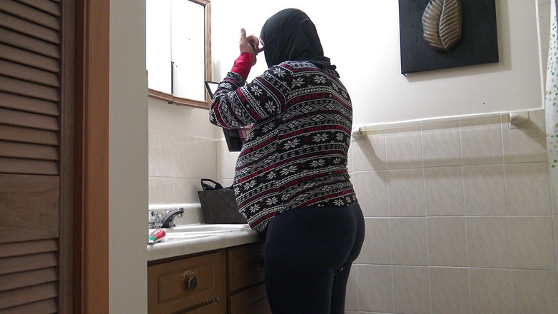 Souzan Halabi: Беременная египетская жена позволяет мужу кончить в ее арабскую киску