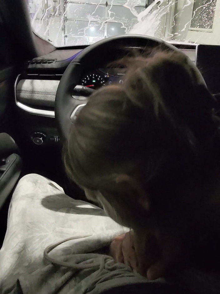 Mya Lane: Obciąganie myjni samochodowej i łamanie prezerwatywy POV