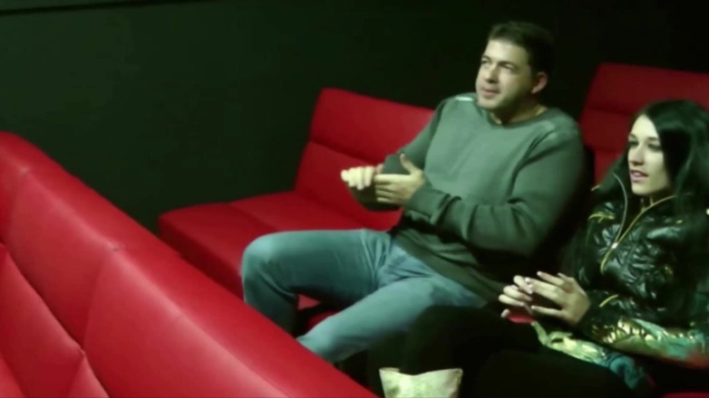 Videos Francaises: สาวฝรั่งเศสคนนี้โดนแตกคาหนังใหญ่ในโรงหนัง