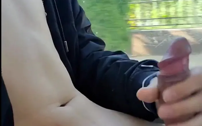 niunaizai00: Jerk on bus