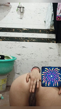 Pertunjukan Badan Bagus Priya Bhabi