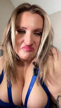 Big Ass Queen se burla de tu decepción de 5 pulgadas