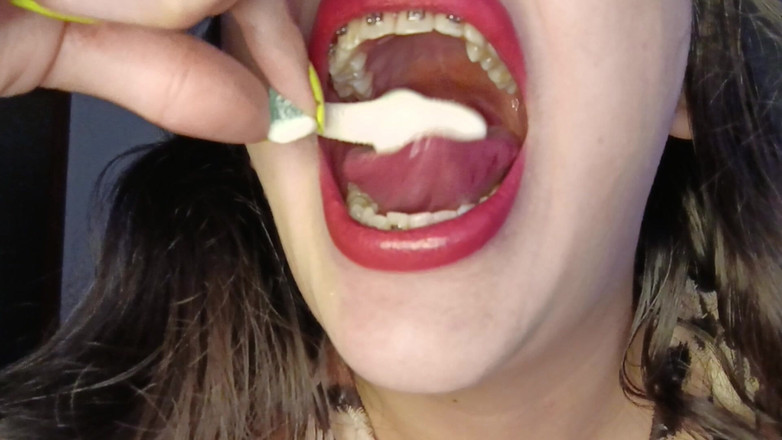 Golden domme: Consuma gummies da masticare